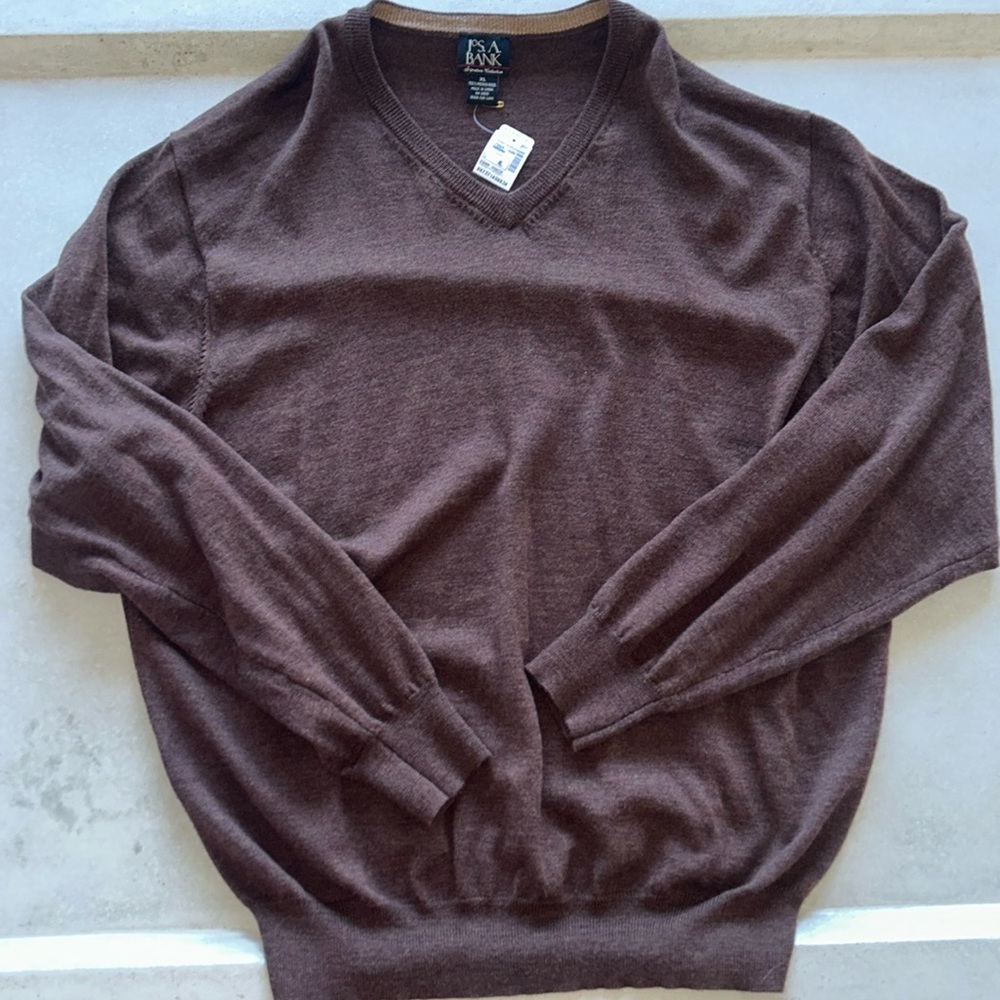 Men’s Jos. A. Bank signature collection 100% wool V-neck brown sweater. Size XL